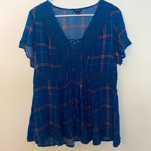 Size 0 Torrid Blue/Pink Plaid Short Sleeve Draw String Flowy Blouse